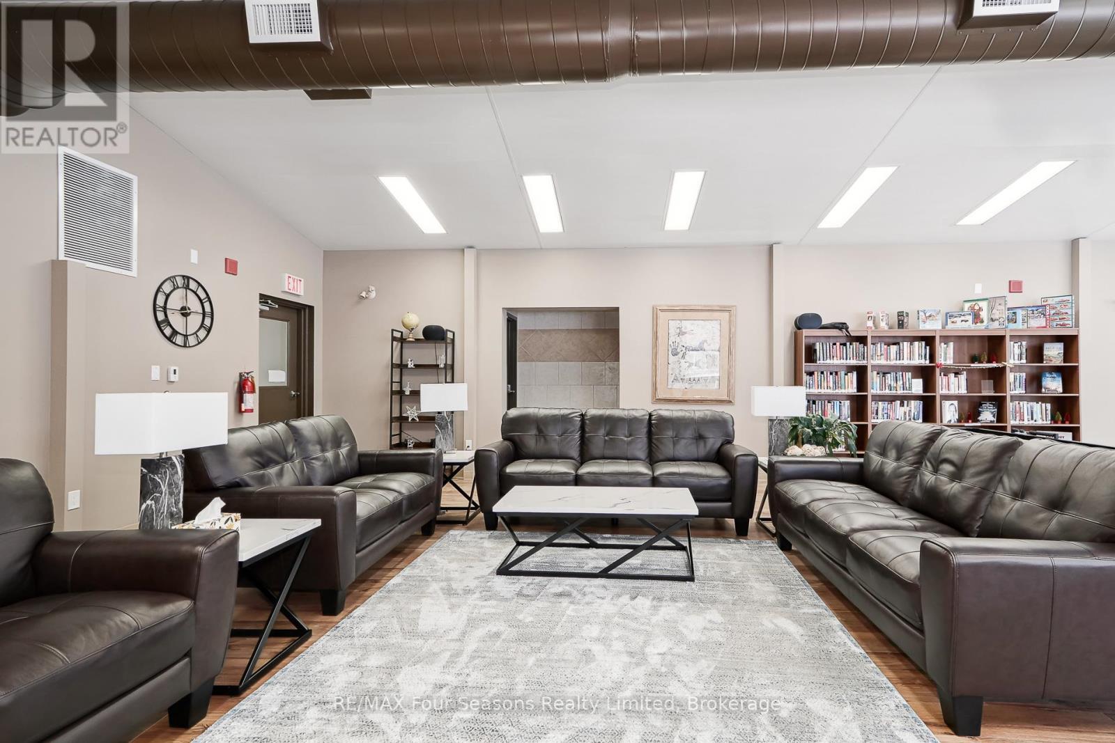 Games/TV Room - 58 - 275 Huron Street, Clearview (Stayner), ON - Indoor Photo Showing Living Room