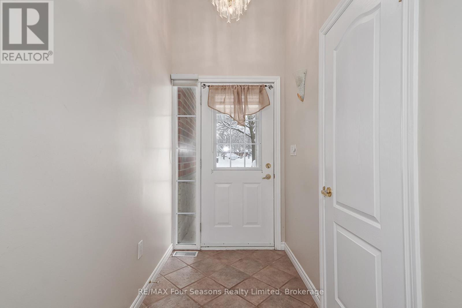 58 - 275 Huron Street, Clearview (Stayner), ON - Indoor Photo Showing Other Room