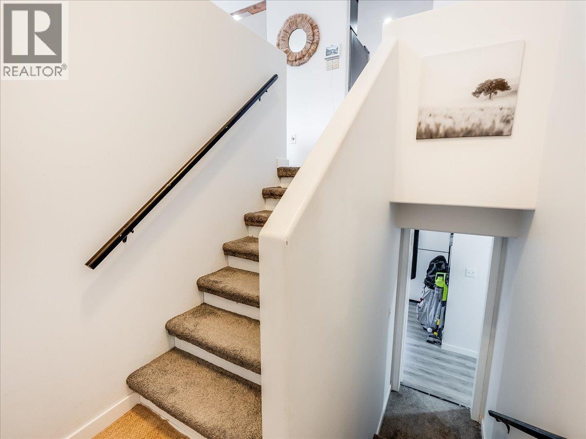 1359 Grosvenor Place, Castlegar, BC - Indoor Photo Showing Other Room