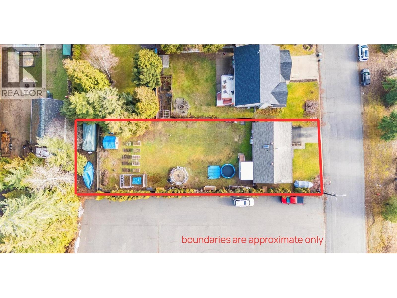 1359 Grosvenor Place, Castlegar, BC - With View