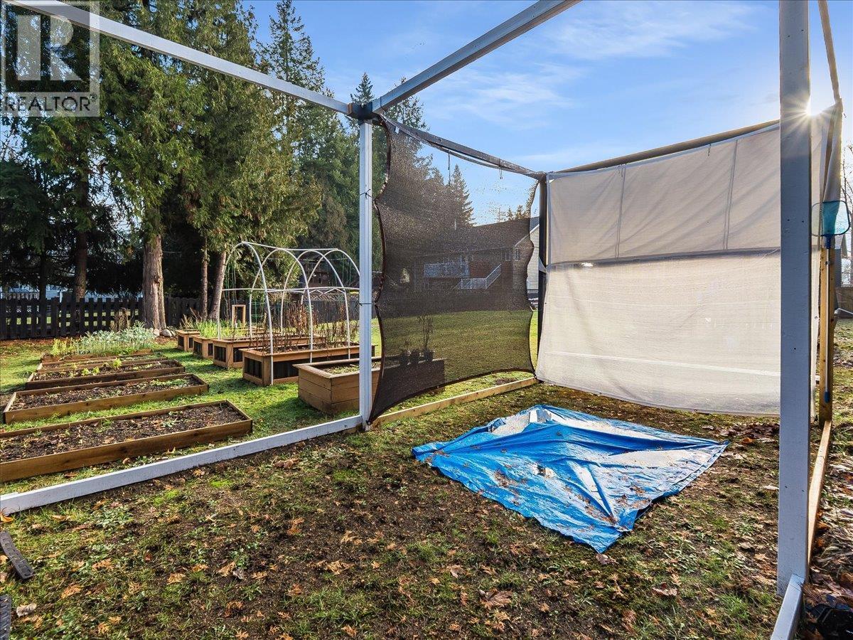 1359 Grosvenor Place, Castlegar, BC - Outdoor