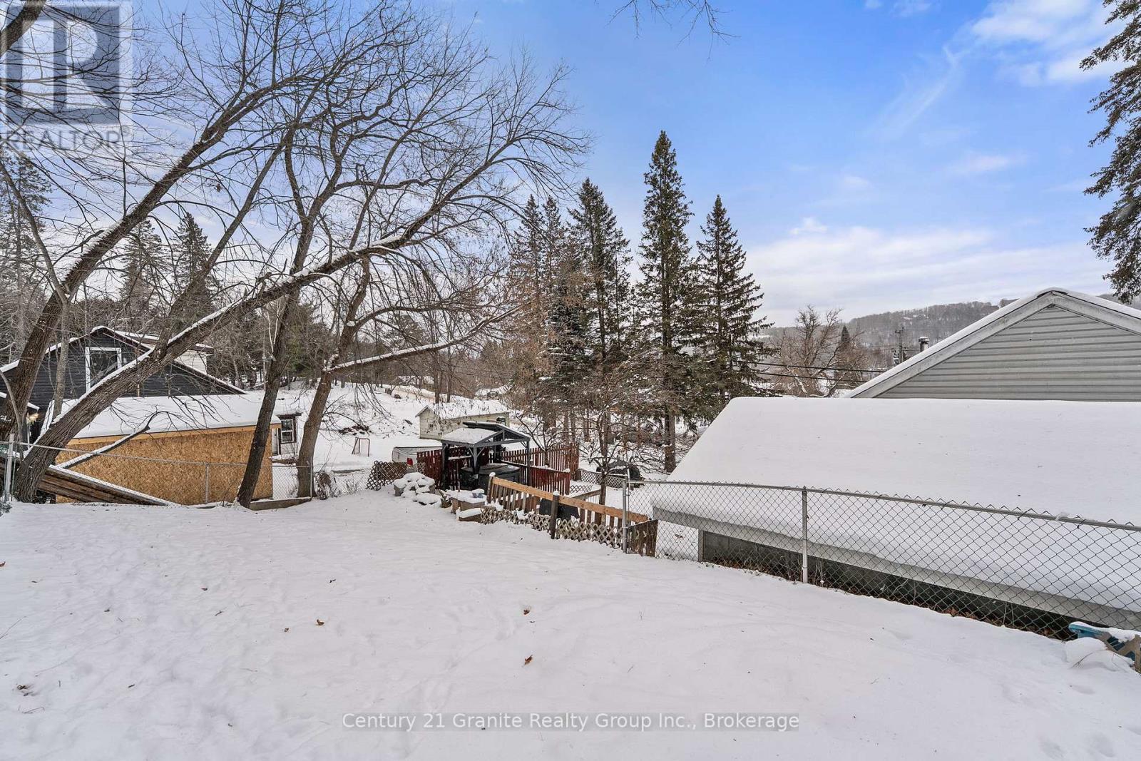 27 Sunnyside Street, Dysart Et Al (Dysart), ON - Outdoor