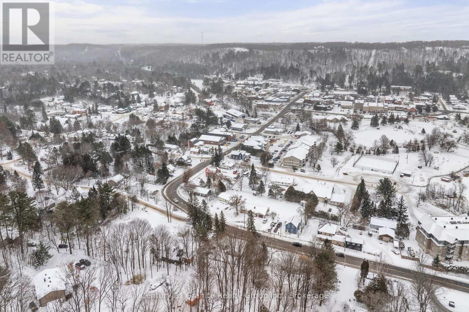 27 Sunnyside Street, Dysart Et Al (Dysart), ON - Outdoor With View