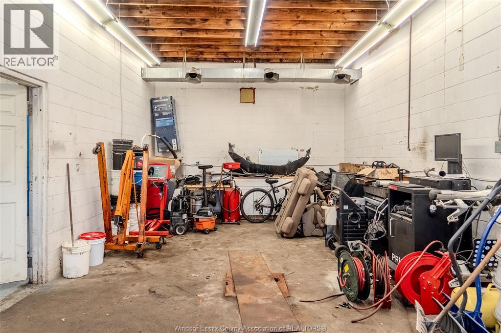 5906 Tecumseh East, Windsor, ON