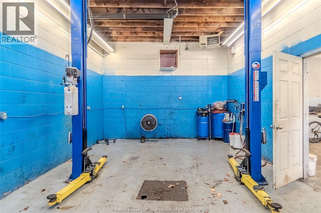 5906 Tecumseh East, Windsor, ON