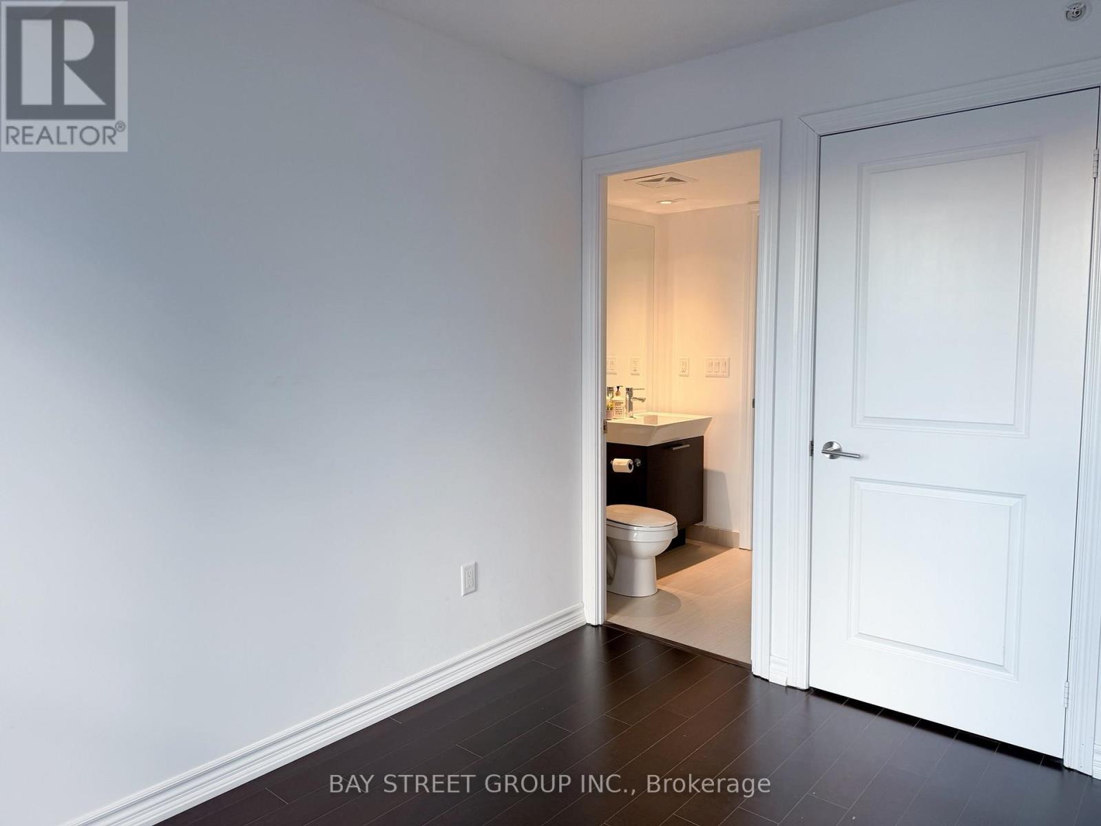 2310 - 386 Yonge Street, Toronto, ON - Indoor Photo Showing Other Room