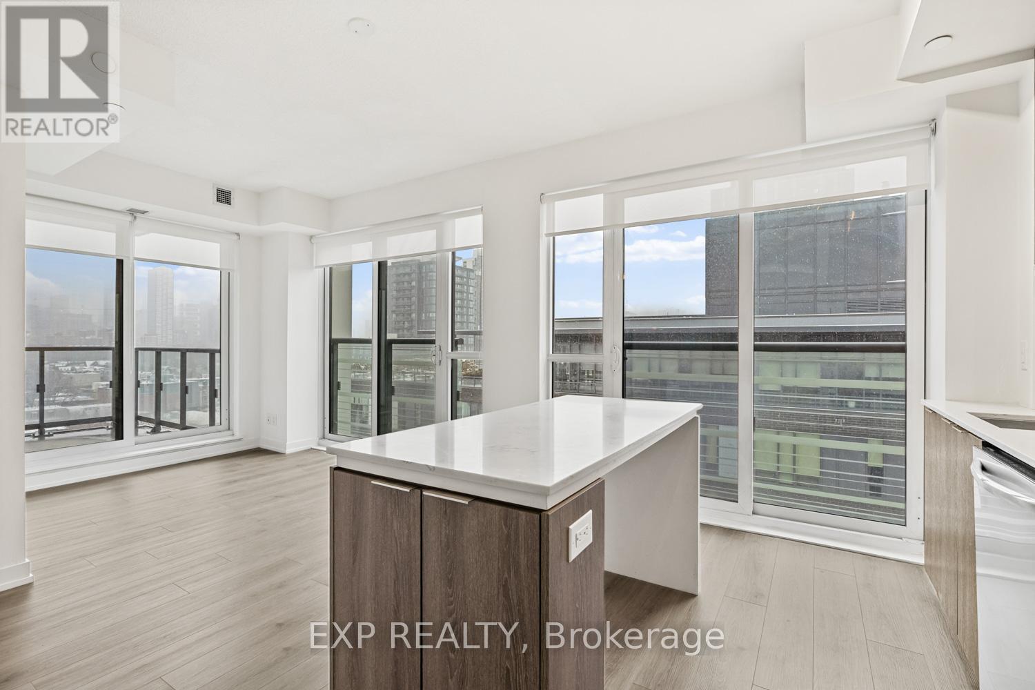 1009 - 200 Sackville Street, Toronto, ON - Indoor Photo Showing Kitchen