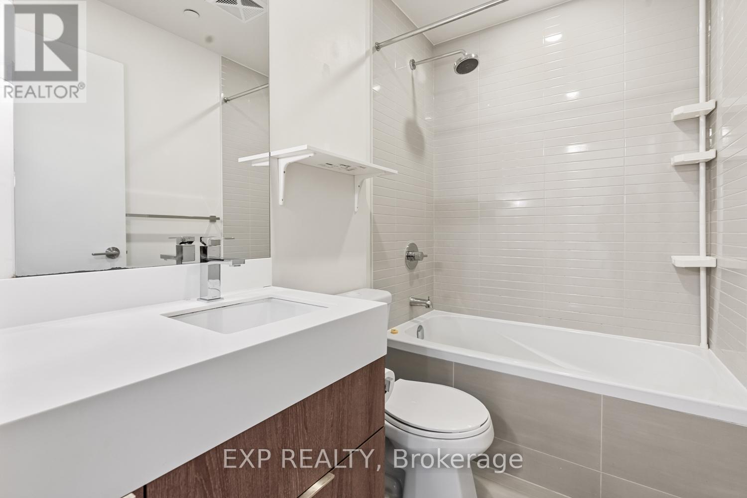 1009 - 200 Sackville Street, Toronto, ON - Indoor Photo Showing Bathroom