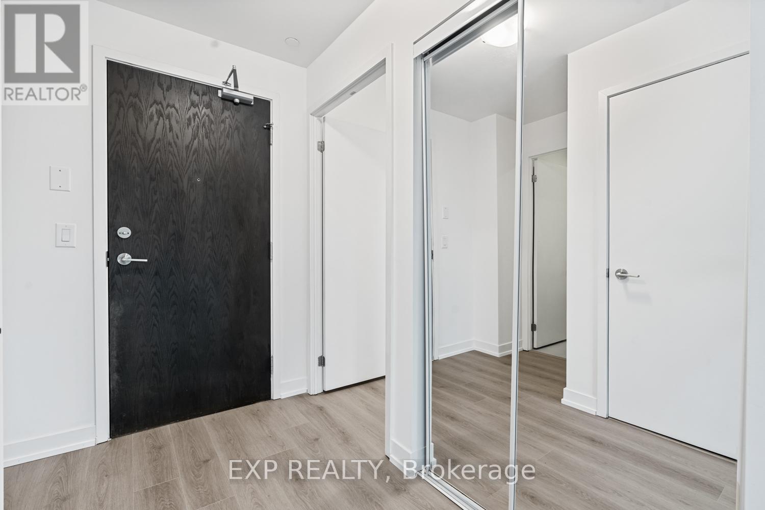 1009 - 200 Sackville Street, Toronto, ON - Indoor Photo Showing Other Room