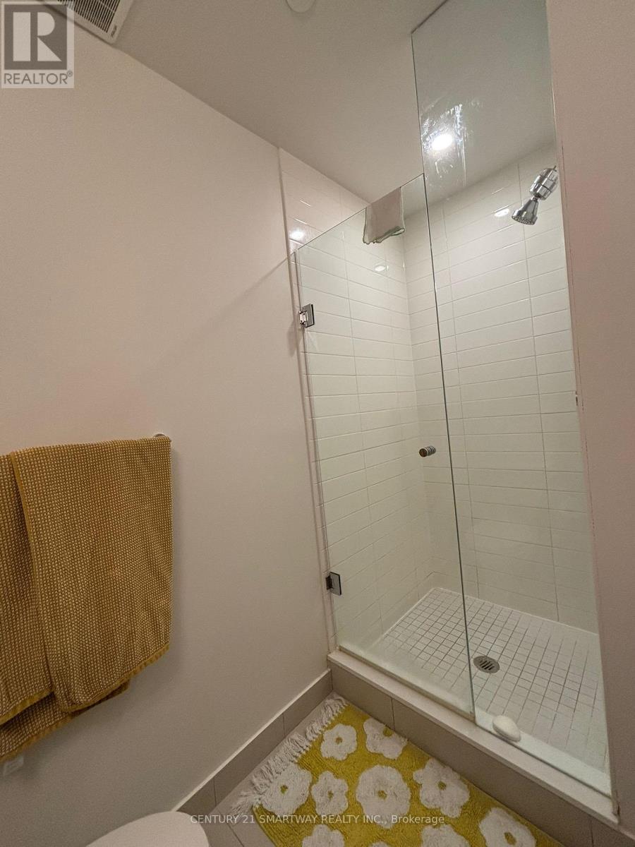 803 - 576 Front Street W, Toronto, ON - Indoor Photo Showing Bathroom