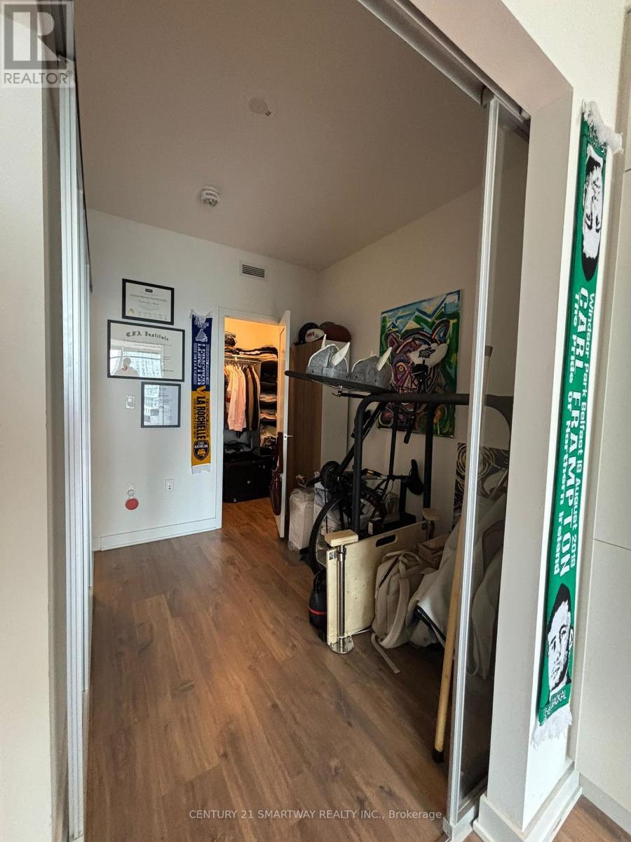 803 - 576 Front Street W, Toronto, ON - Indoor