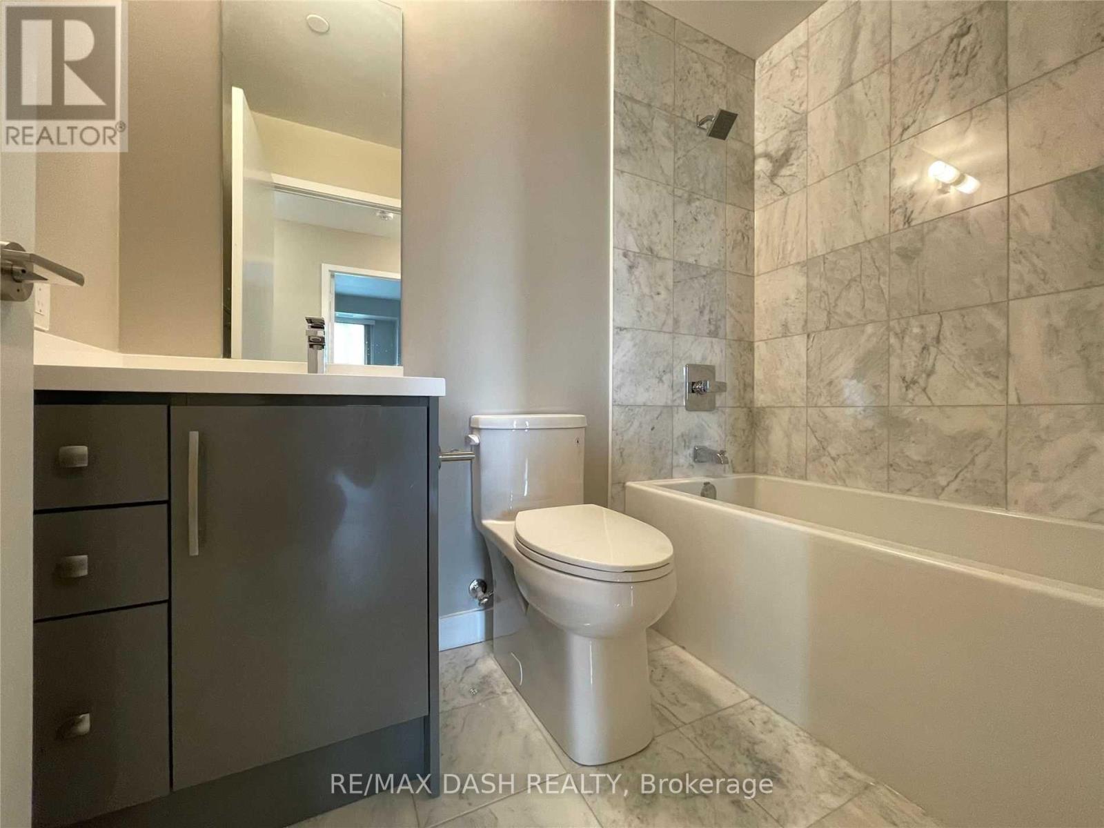 Lph01 - 181 Huron Street, Toronto, ON - Indoor Photo Showing Bathroom