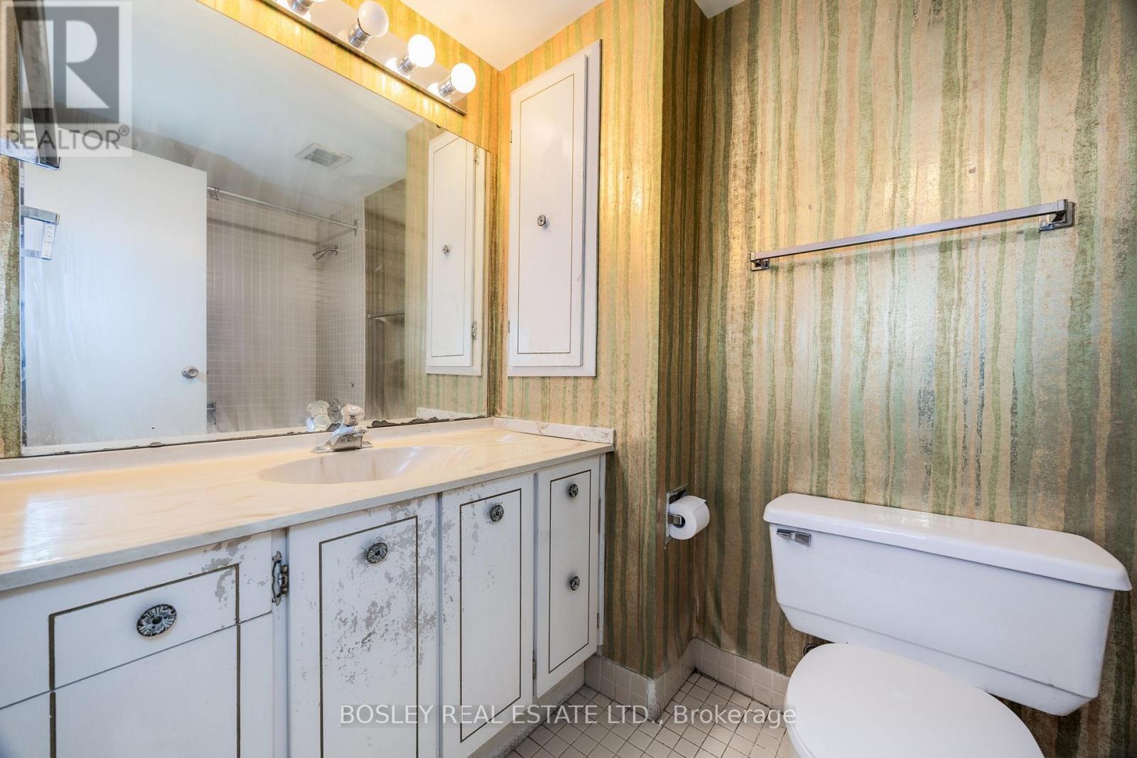 201 - 190 St George Street, Toronto, ON - Indoor Photo Showing Bathroom