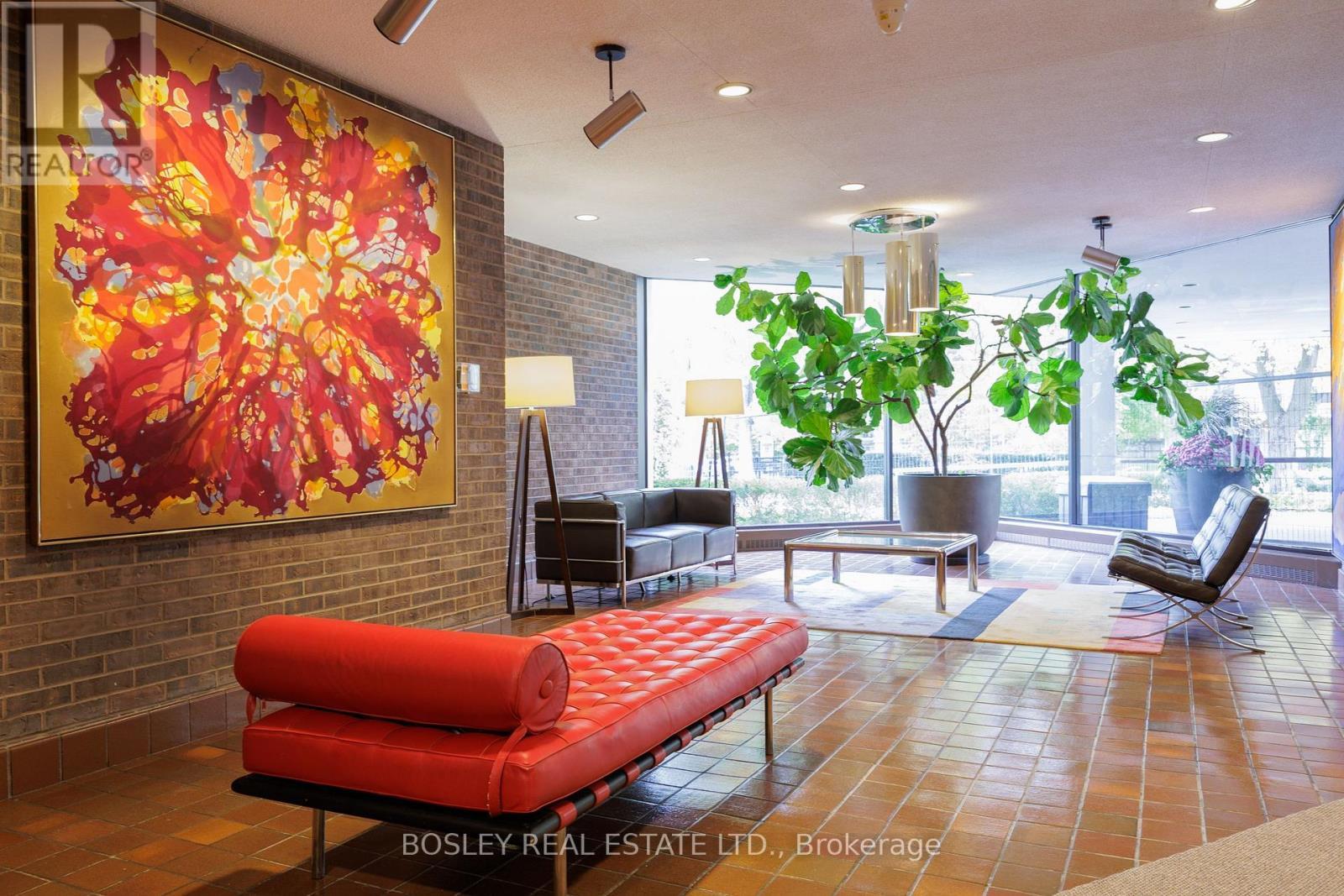 201 - 190 St George Street, Toronto, ON - Indoor