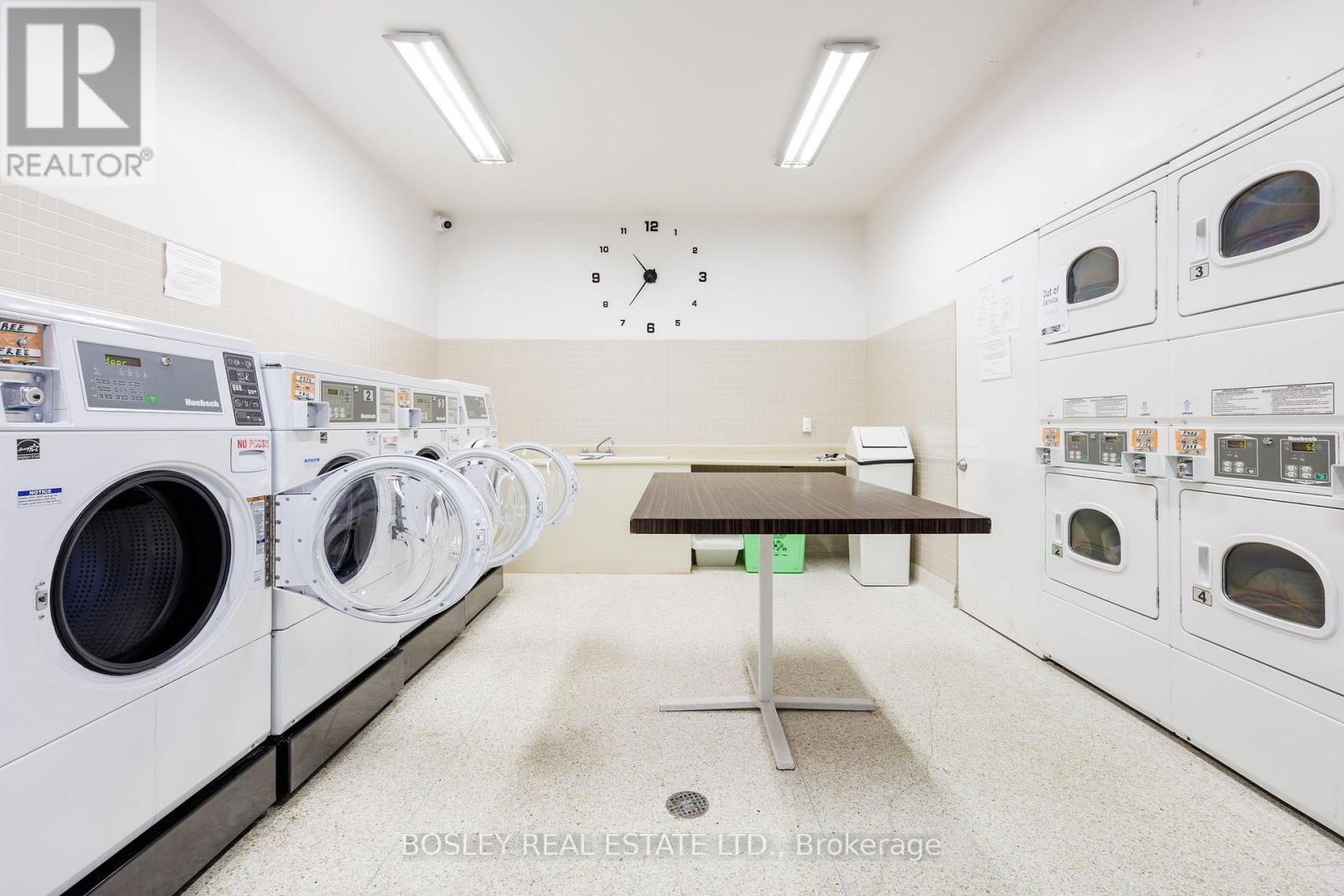 201 - 190 St George Street, Toronto, ON - Indoor Photo Showing Laundry Room