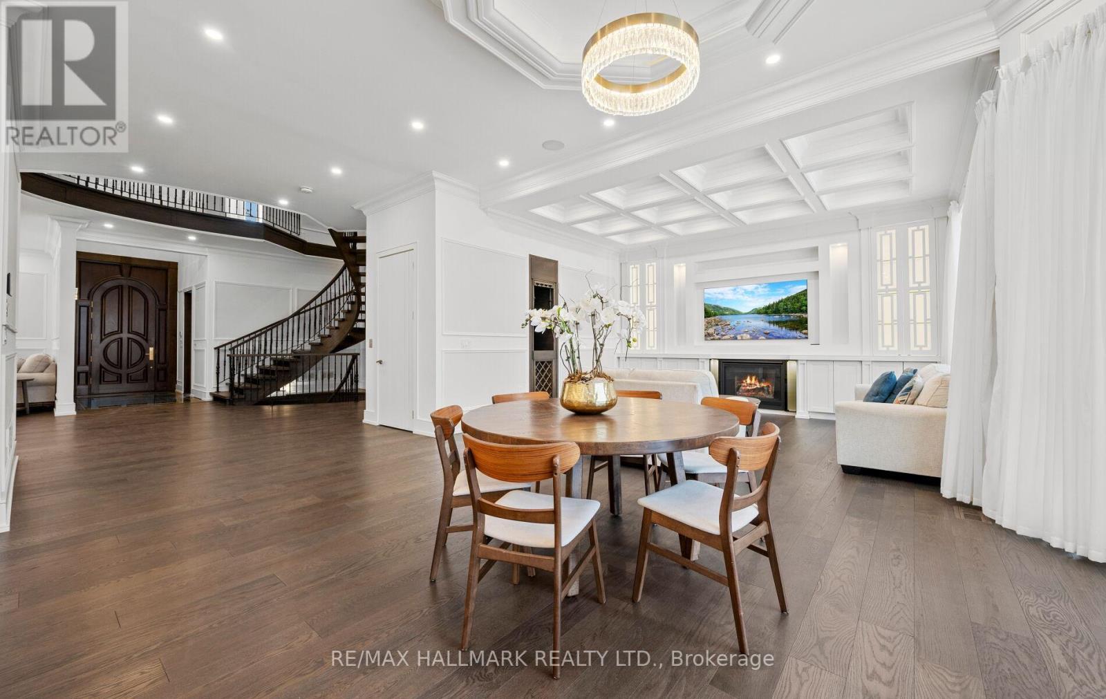 32 Devondale Avenue, Toronto, ON - Indoor Photo Showing Dining Room