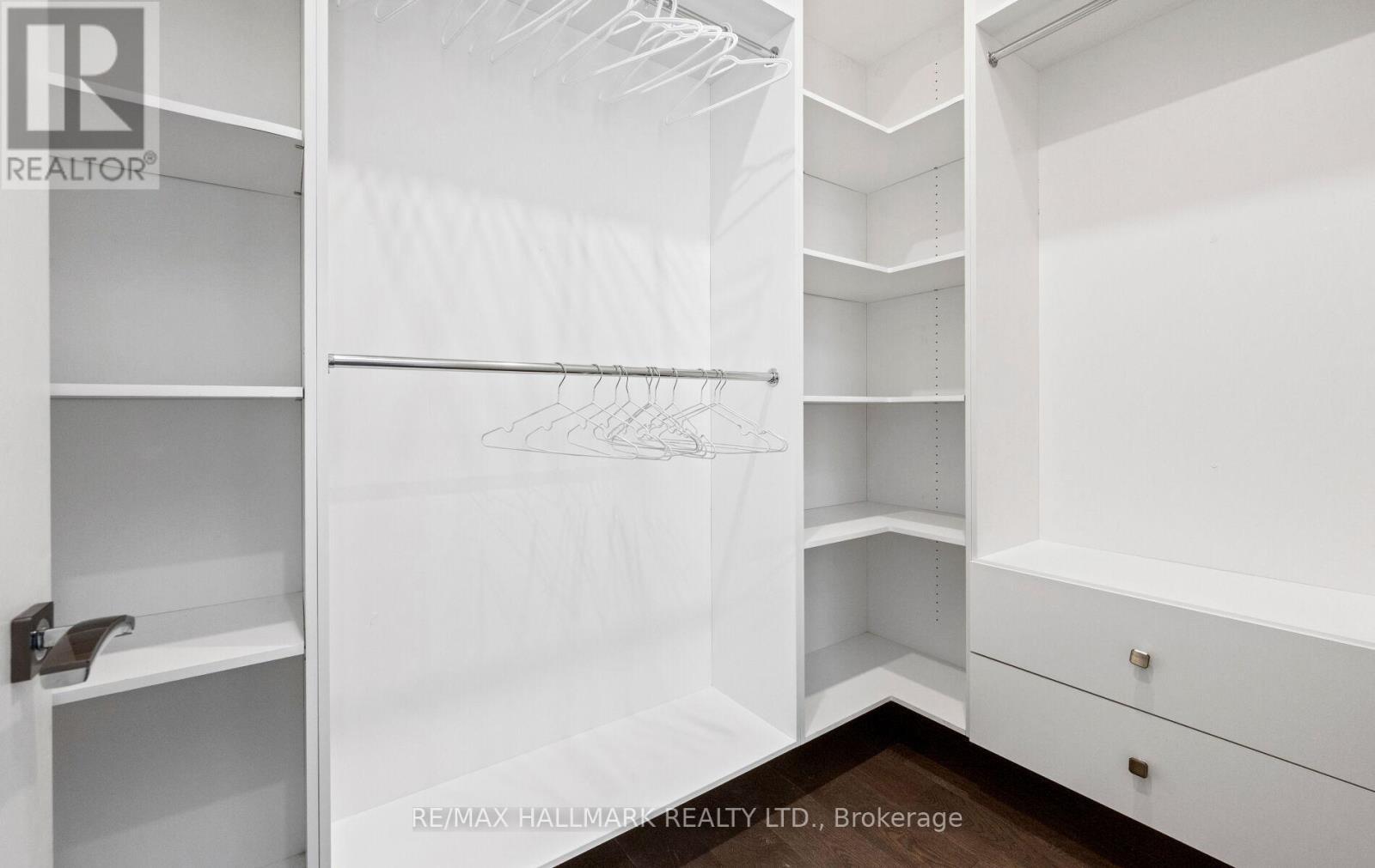 32 Devondale Avenue, Toronto, ON - Indoor With Storage