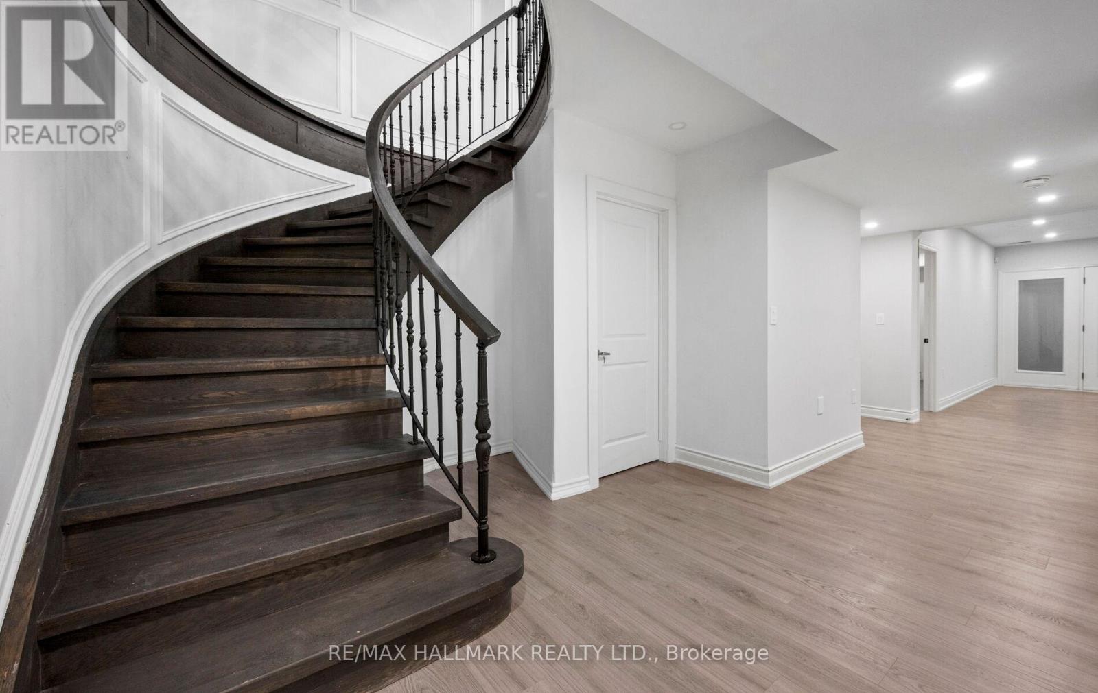 32 Devondale Avenue, Toronto, ON - Indoor Photo Showing Other Room