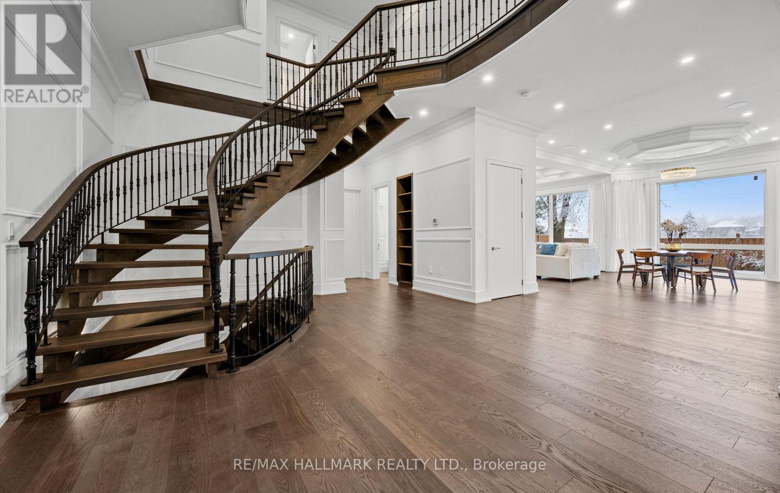 32 Devondale Avenue, Toronto, ON - Indoor Photo Showing Other Room