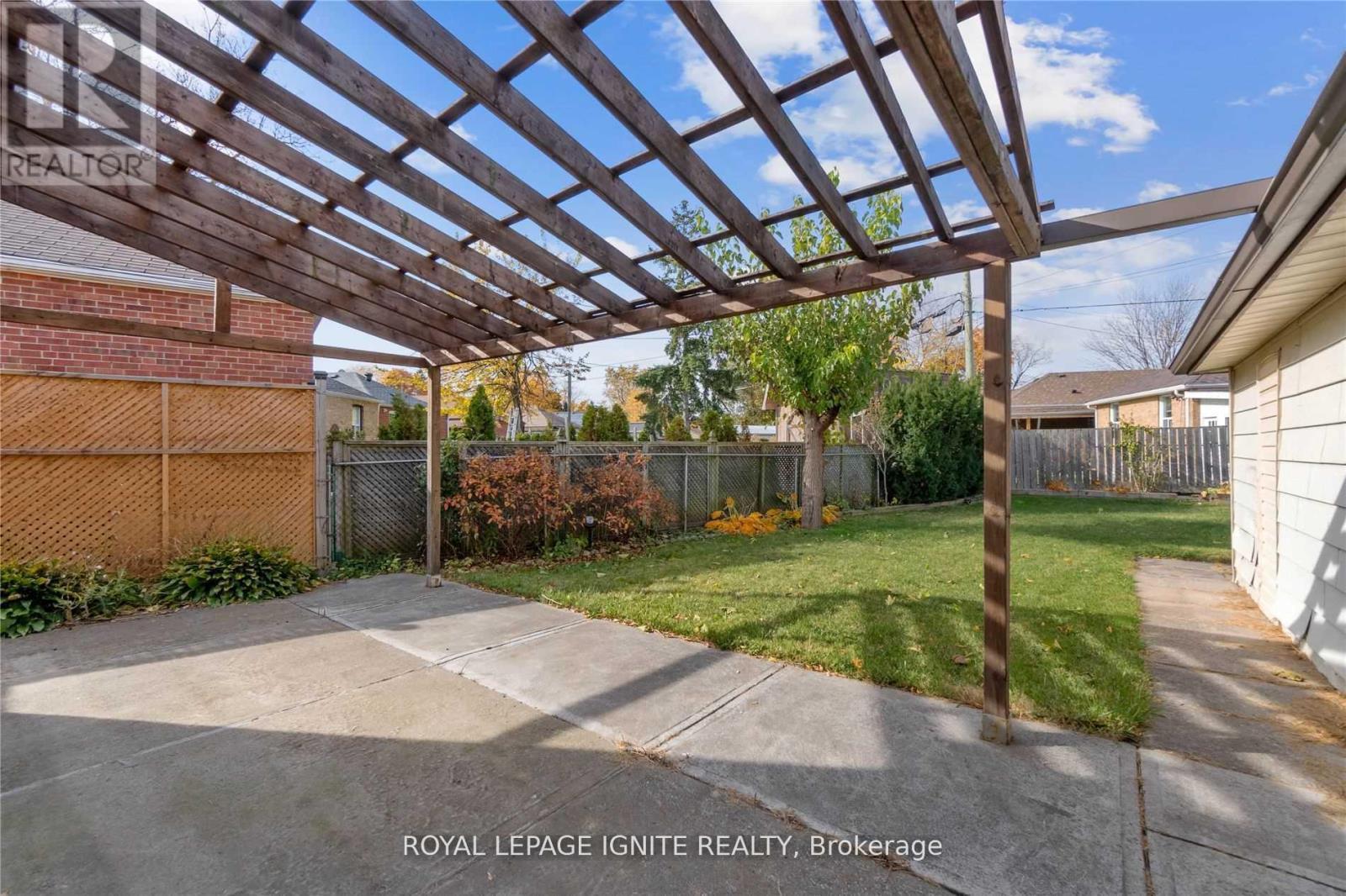 Main - 35 Archwood Crescent, Toronto, ON - Outdoor