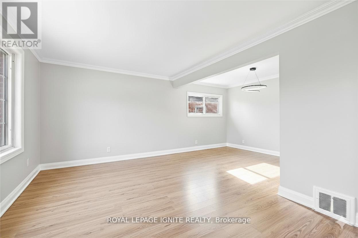 Main - 35 Archwood Crescent, Toronto, ON - Indoor Photo Showing Other Room
