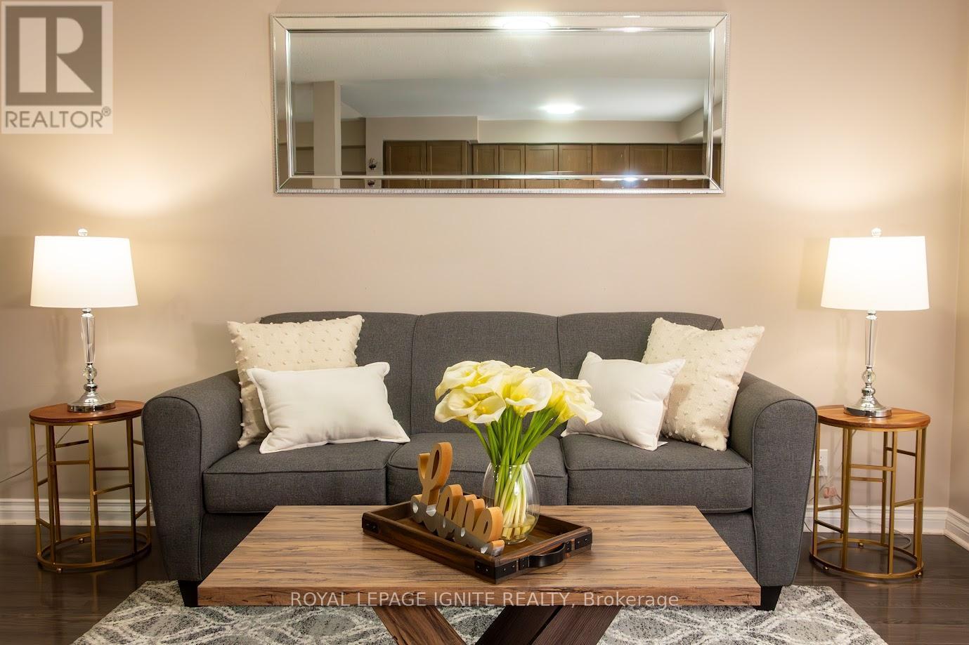 47 Tabaret Crescent, Oshawa, ON - Indoor Photo Showing Living Room