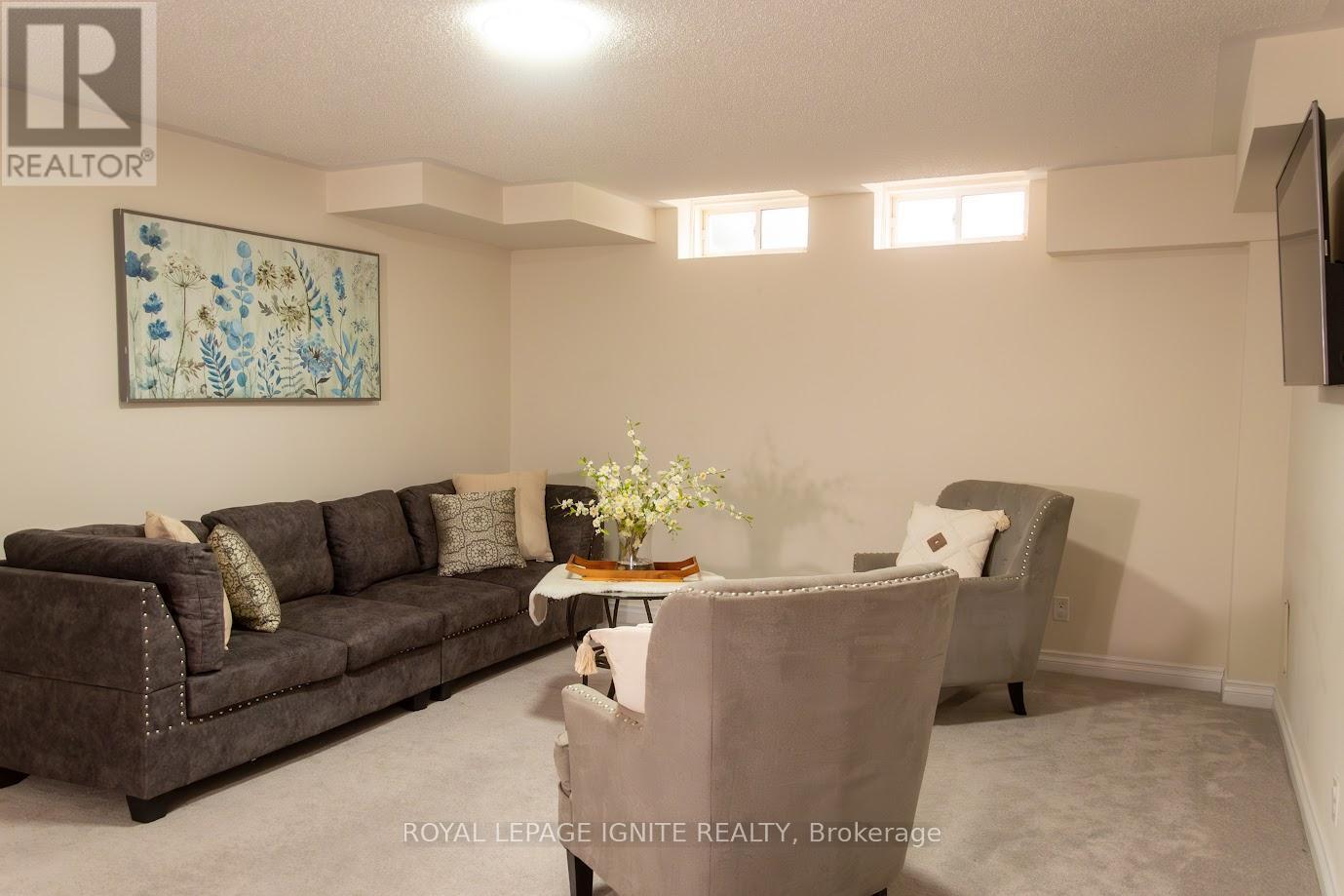 47 Tabaret Crescent, Oshawa, ON - Indoor