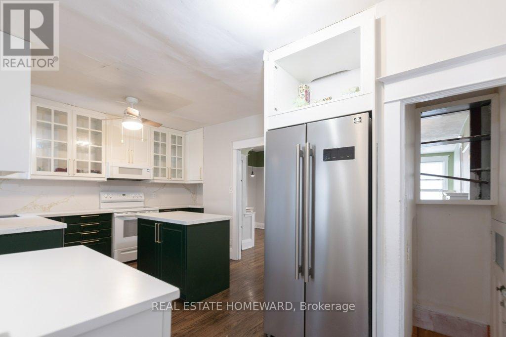 94 Bastedo Avenue, Toronto, ON - Indoor Photo Showing Kitchen