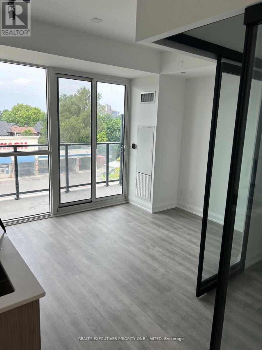 407 - 2369 Danforth Avenue, Toronto, ON - Indoor Photo Showing Other Room