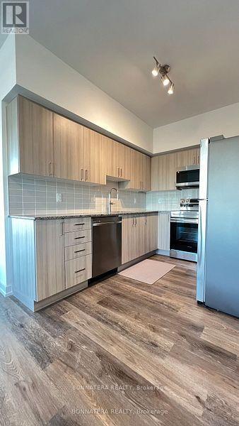 2502 - 1455 Celebration Drive, Pickering, ON - Indoor Photo Showing Kitchen