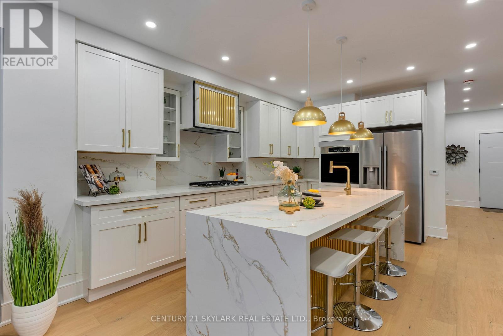 208 Gainsborough Road, Toronto, ON - Indoor Photo Showing Kitchen With Upgraded Kitchen