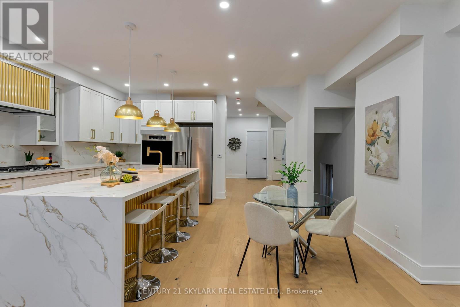 208 Gainsborough Road, Toronto, ON - Indoor