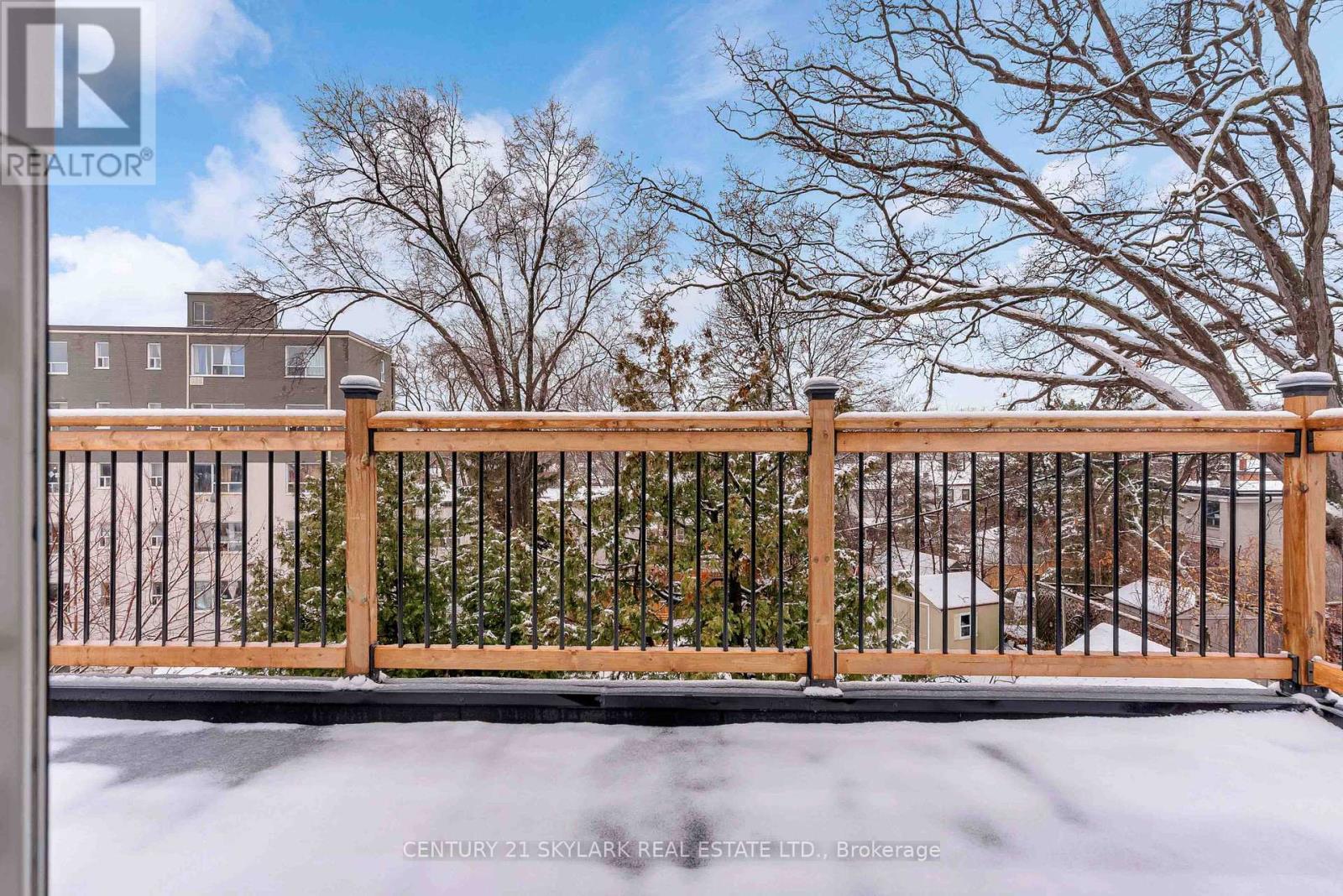 208 Gainsborough Road, Toronto, ON - Outdoor