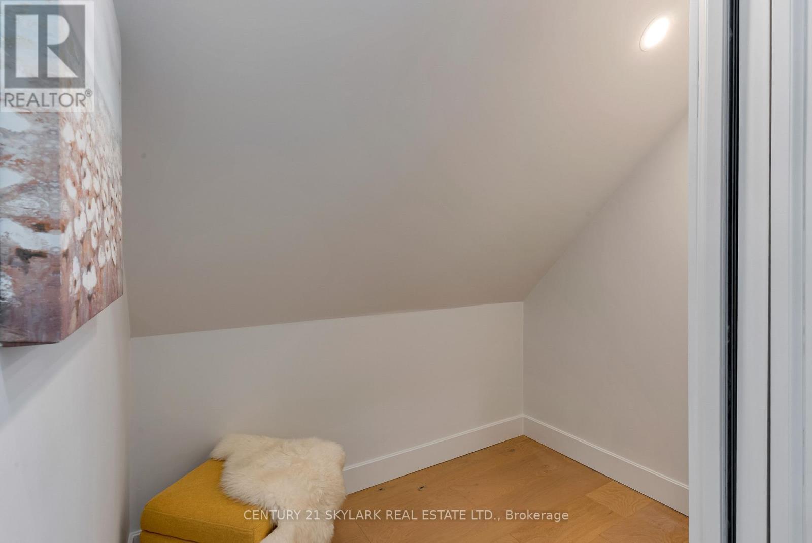 208 Gainsborough Road, Toronto, ON - Indoor Photo Showing Other Room