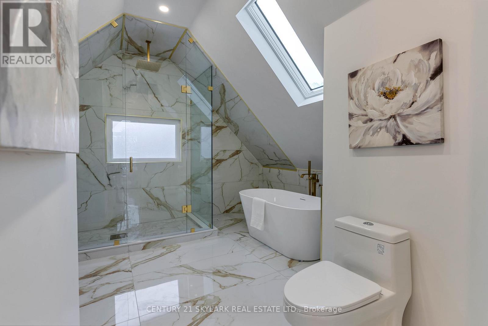 208 Gainsborough Road, Toronto, ON - Indoor Photo Showing Bathroom