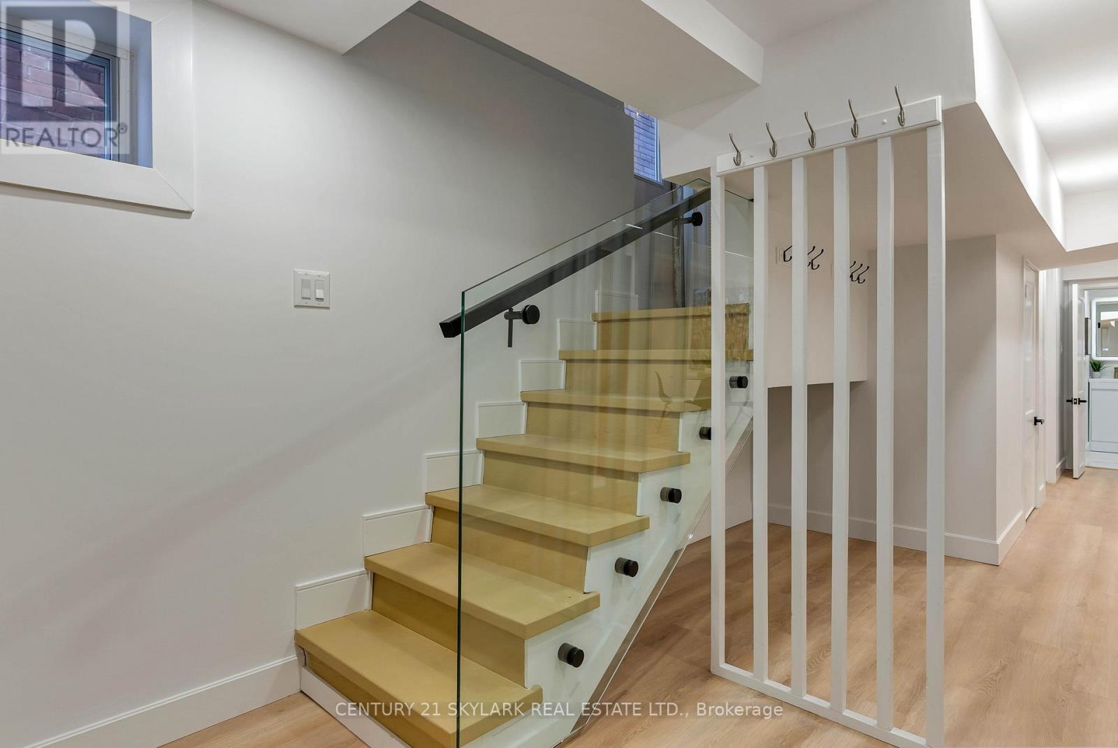 208 Gainsborough Road, Toronto, ON - Indoor Photo Showing Other Room