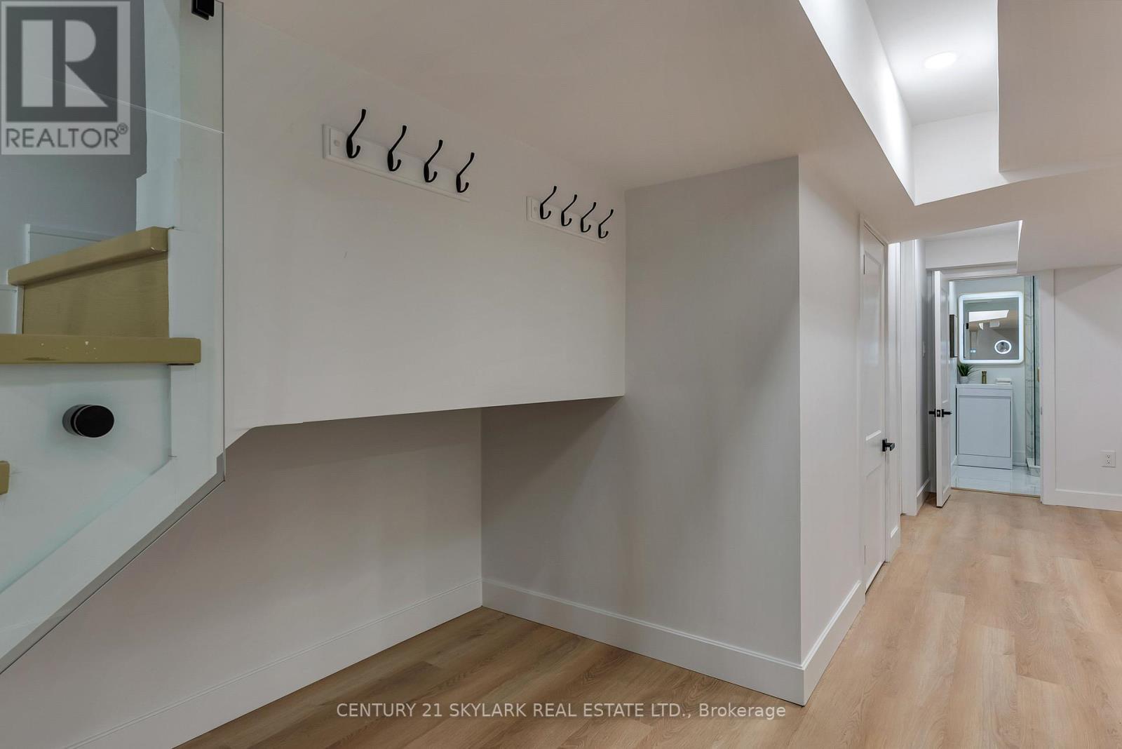 208 Gainsborough Road, Toronto, ON - Indoor Photo Showing Other Room