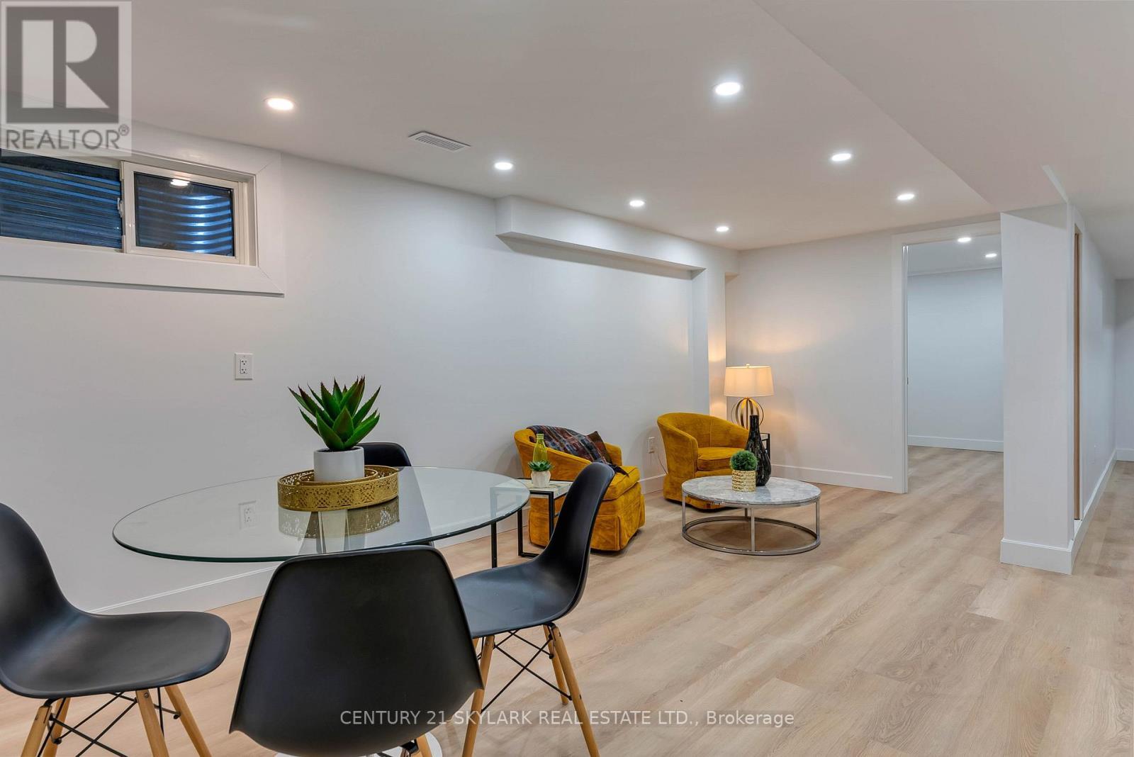 208 Gainsborough Road, Toronto, ON - Indoor