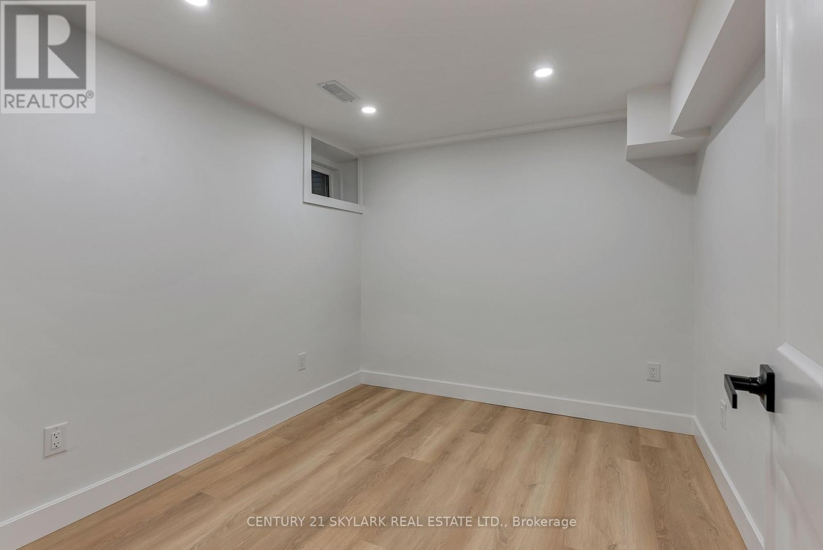 208 Gainsborough Road, Toronto, ON - Indoor Photo Showing Other Room