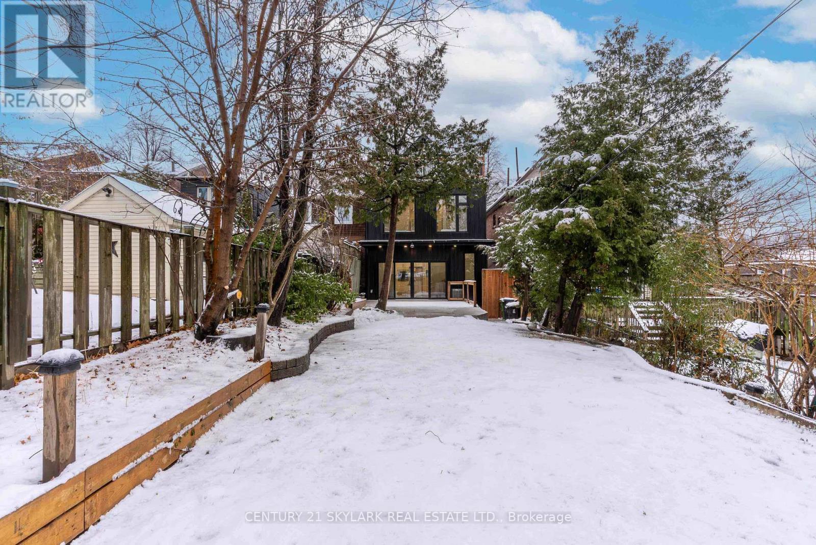 208 Gainsborough Road, Toronto, ON - Outdoor