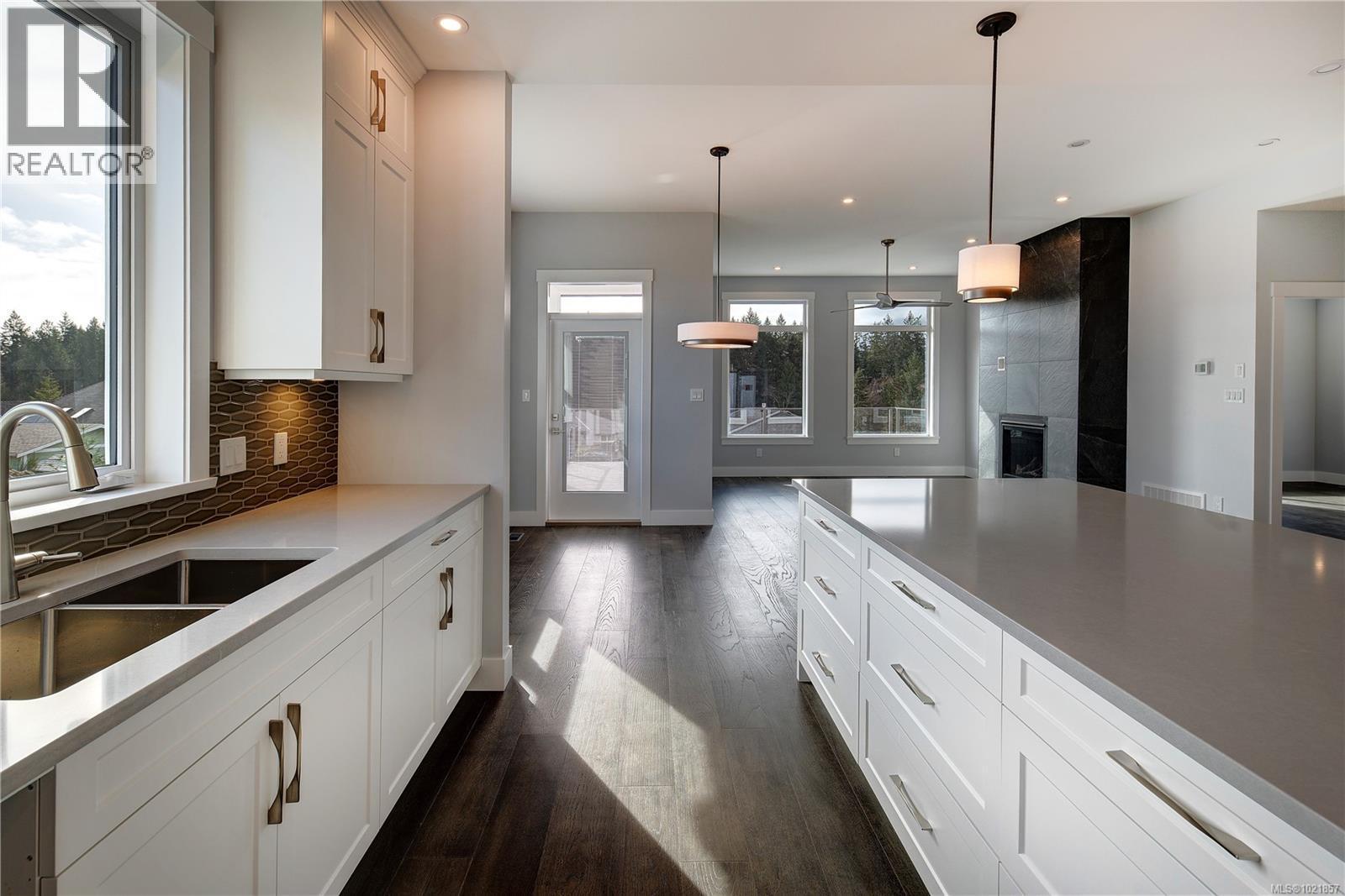 35 626 Farrell Rd, Ladysmith, BC - Indoor Photo Showing Kitchen With Double Sink With Upgraded Kitchen