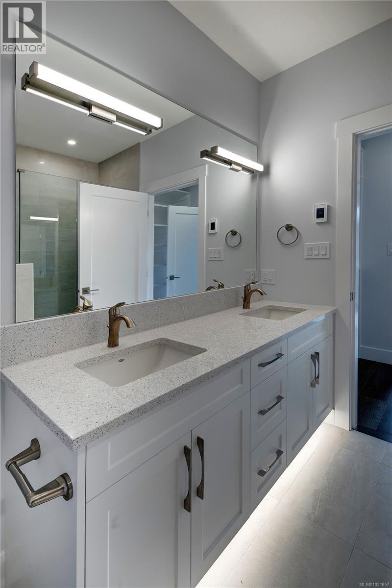 35 626 Farrell Rd, Ladysmith, BC - Indoor Photo Showing Bathroom