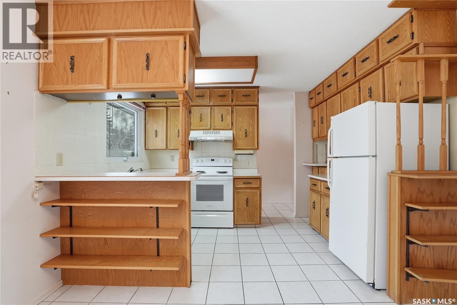 50 Rawson Crescent, Saskatoon, SK - Indoor Photo Showing Kitchen