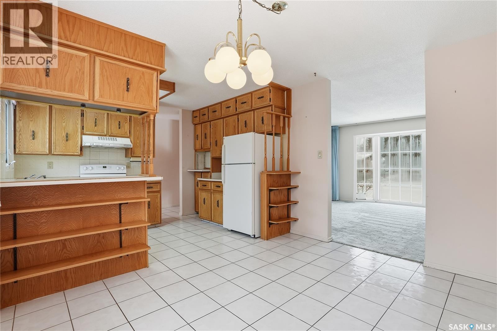 50 Rawson Crescent, Saskatoon, SK - Indoor Photo Showing Kitchen