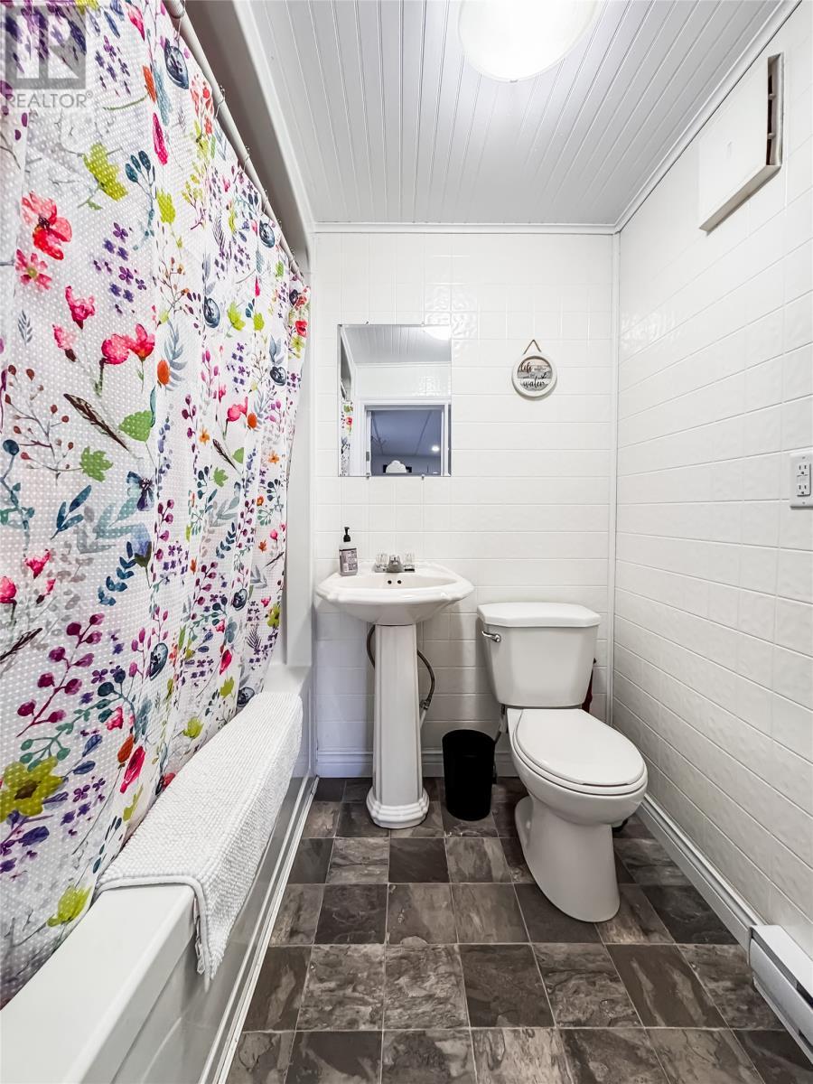 97 Dobers Road, Little Bay, NL - Indoor Photo Showing Bathroom