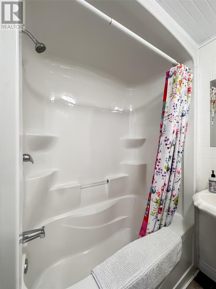 97 Dobers Road, Little Bay, NL - Indoor Photo Showing Bathroom