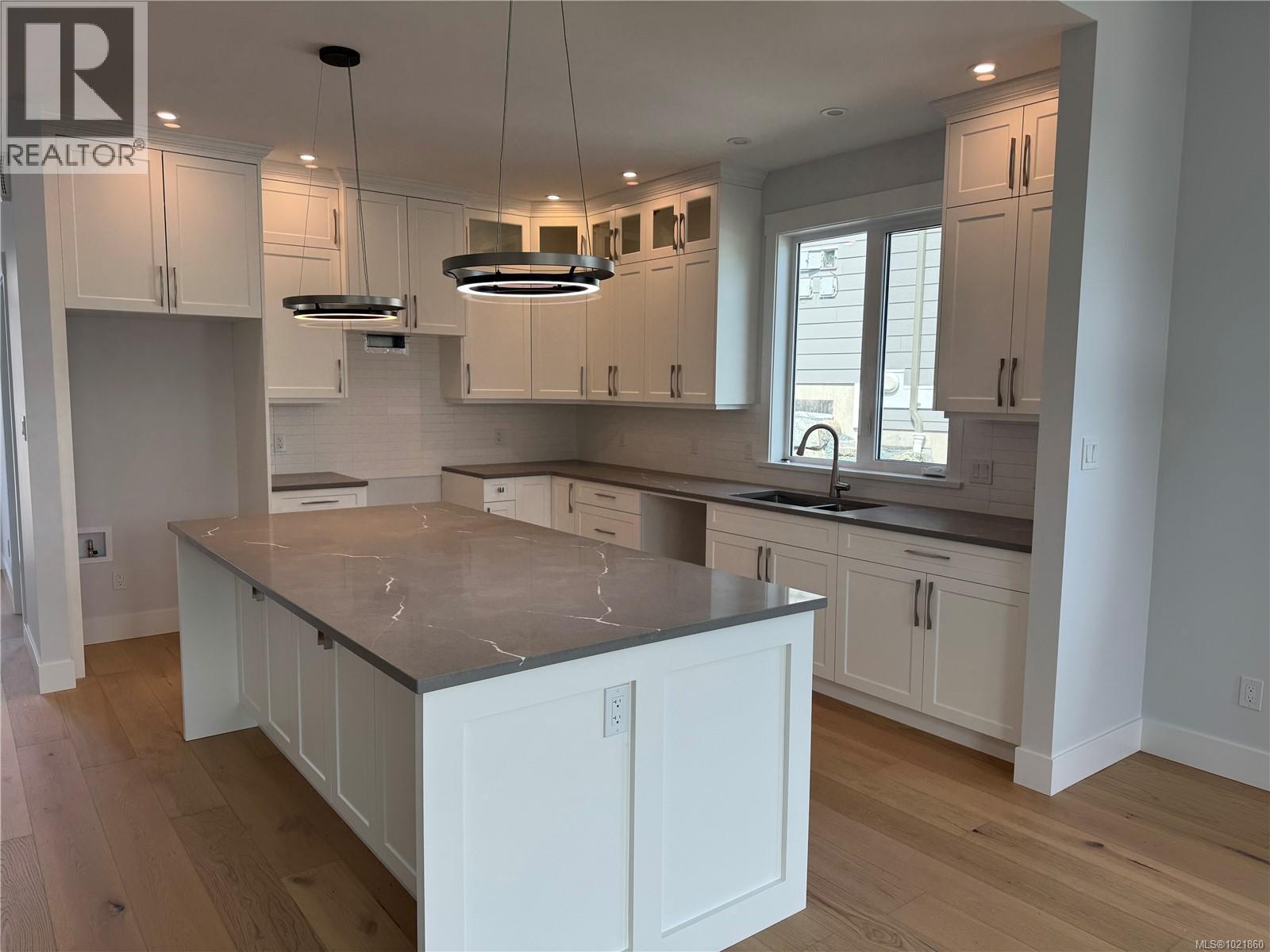 36 626 Farrell Rd, Ladysmith, BC - Indoor Photo Showing Kitchen With Double Sink With Upgraded Kitchen