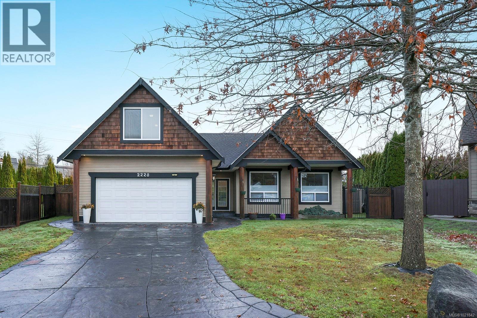 2228 Swallow Cres, Courtenay, BC - Outdoor With Facade