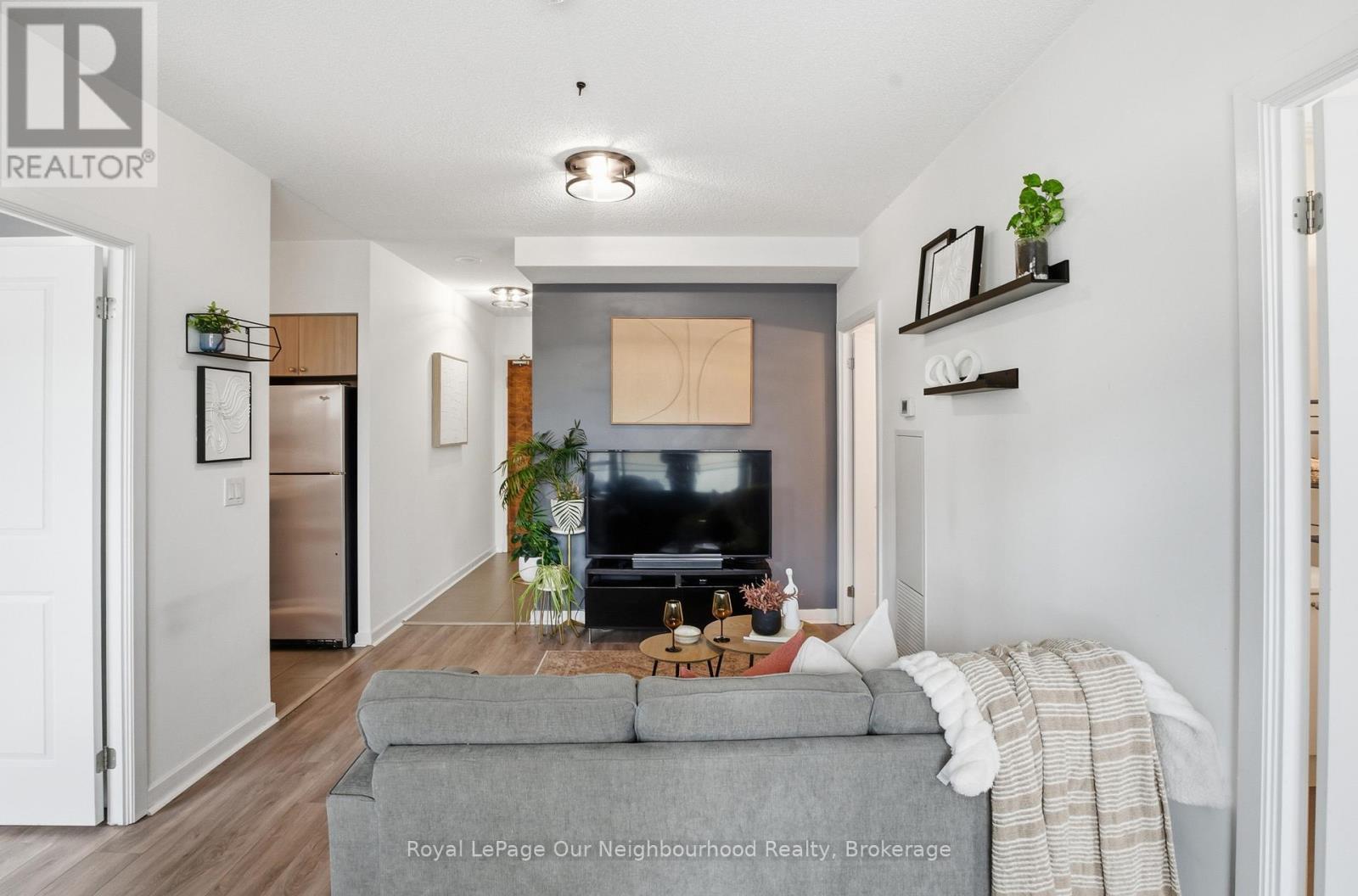 301 - 1235 Bayly Street, Pickering (Bay Ridges), ON