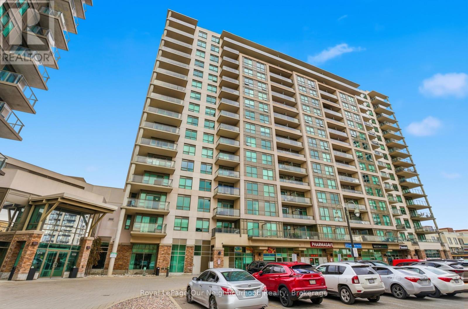 301 - 1235 Bayly Street, Pickering (Bay Ridges), ON